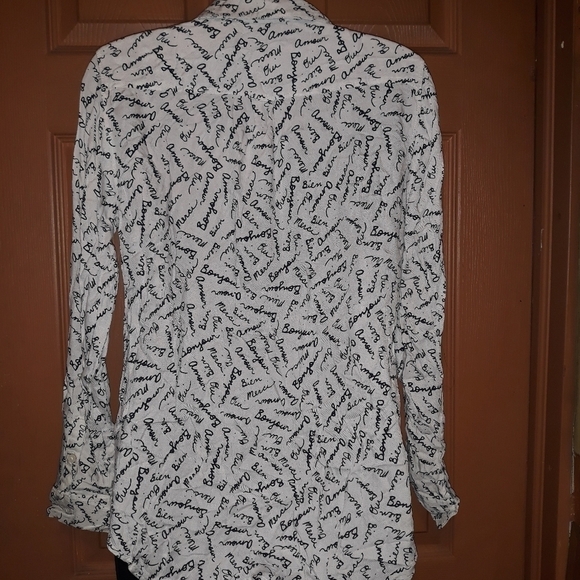 Banana Republic size medium button up shirt  A-12 5/$25 - Picture 2 of 2